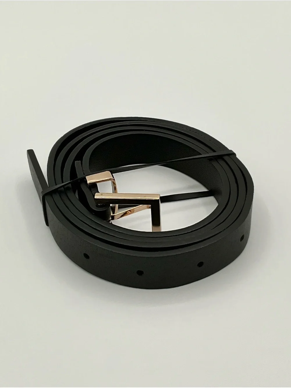 LIKE NEW Torrid Narrow Waist Belt Faux Leather Black Gold Hardware Size 0/00 (2)